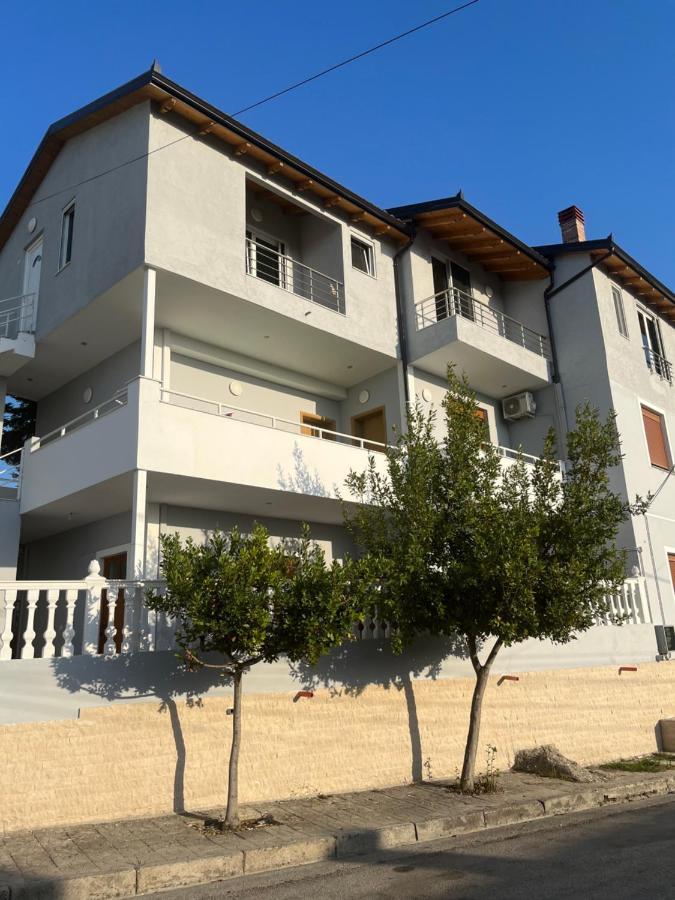 Villa Yseni Orikum Extérieur photo